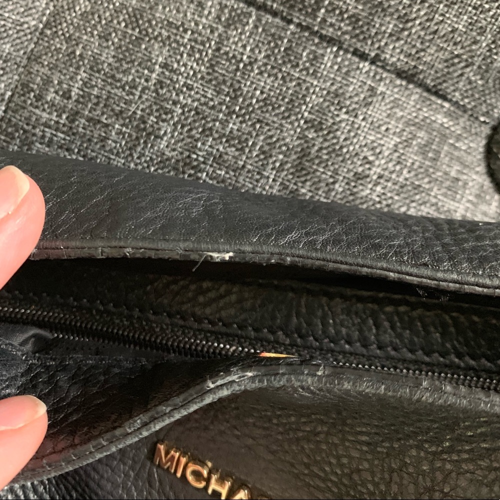 Authentic Michael Kors Crossbody - Picture 4 of 5